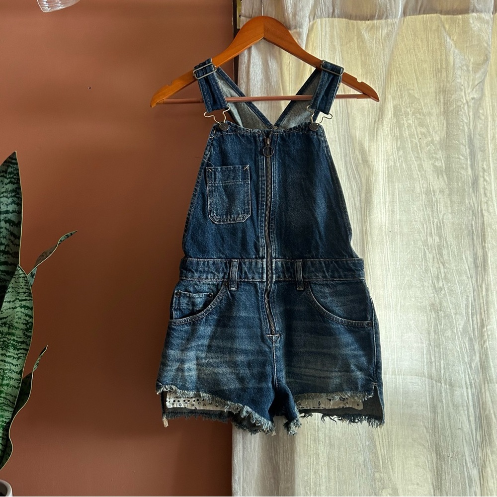 Free People Sunkissed Denim Short Overalls Zip‎ Front Jean Shortalls NEW Size 24